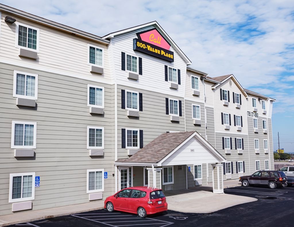 Woodspring Suites Topeka Exterior foto