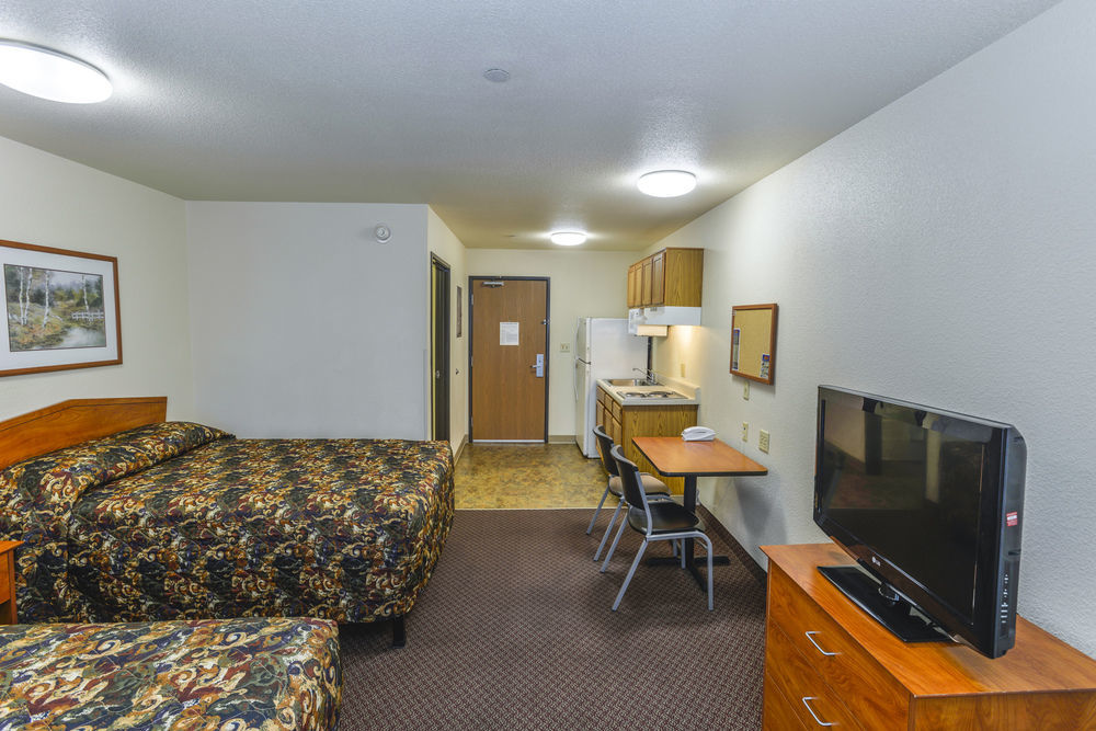 Woodspring Suites Topeka Exterior foto