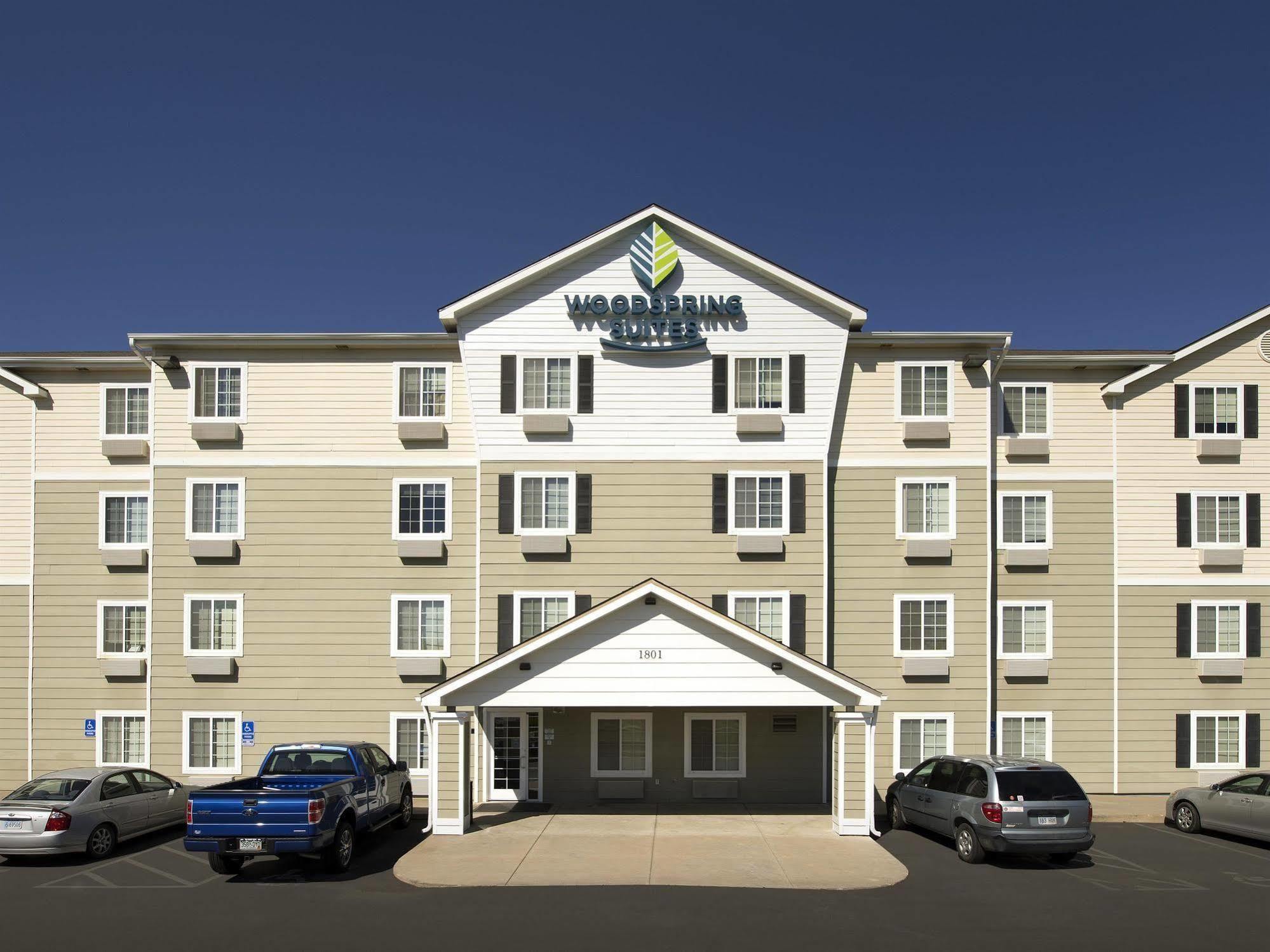 Woodspring Suites Topeka Exterior foto